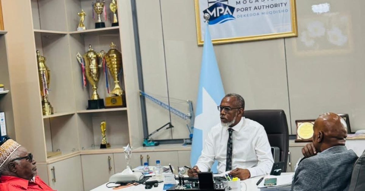 Maareeyaha Dekadda Muqdisho Oo La Kulmay Ururka Baraarugga Bulshada Banaadir(BBB)