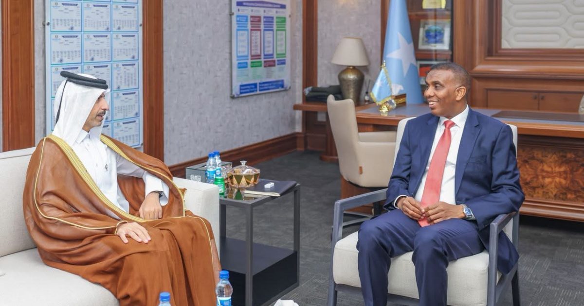 Ra’iisul Wasaare Xamse Oo Xafiiskiisa Ku Qaabilay Danjiraha Qadar Ee Soomaaliya