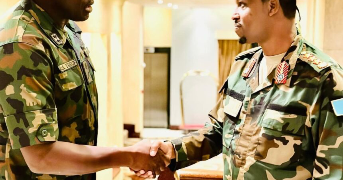 Taliyaha Ciidanka Dhulka Soomaaliya oo la kulmay dhiggiisa dalka Nigeria