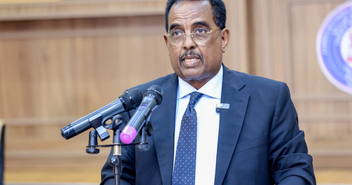 Wasiirka Arrimaha Gudaha XFS oo soo bandhigay akhrinta koowaad ee Hindise-sharciyeedka Barakacayaasha(IDP Bill)