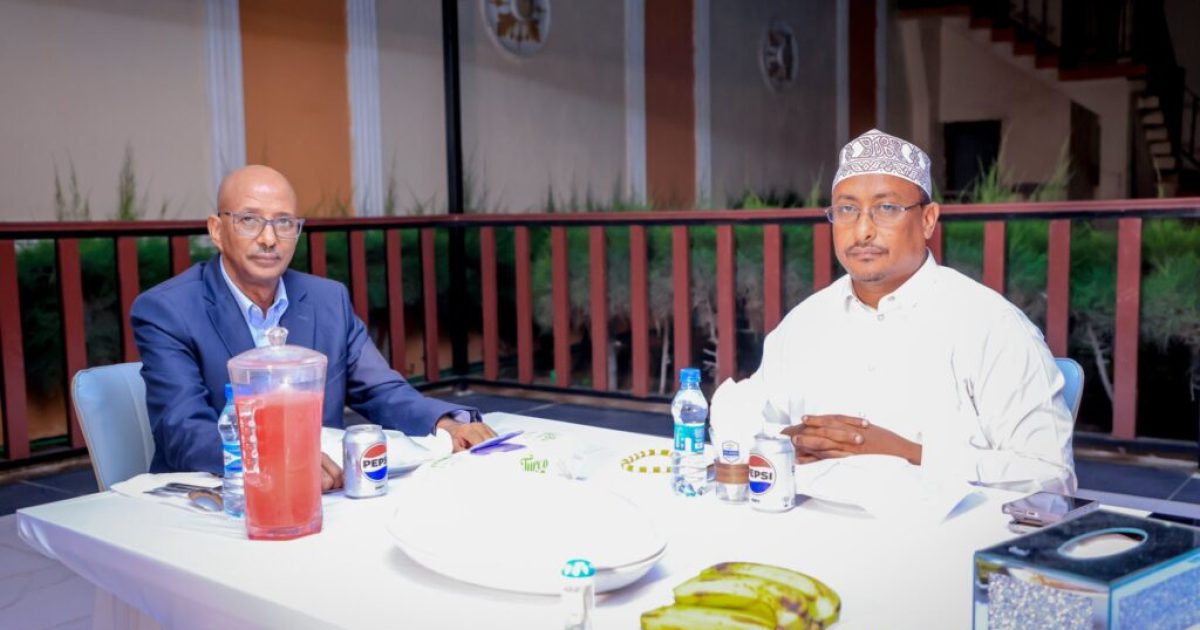 Duqa Muqdisho oo vasho sharaf u sameeyay Guddoomiyaha Golaha Wakiillada Waqooyi Bari.