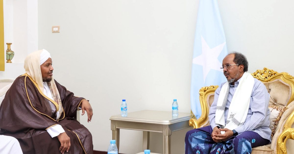 MADAXWEYNE XASAN SHEEKH OO MADAXTOOYADDA QARANKA KU QAABILAY SHEEKH CABDIRASHIID SHEEKH CALI SUUFI 