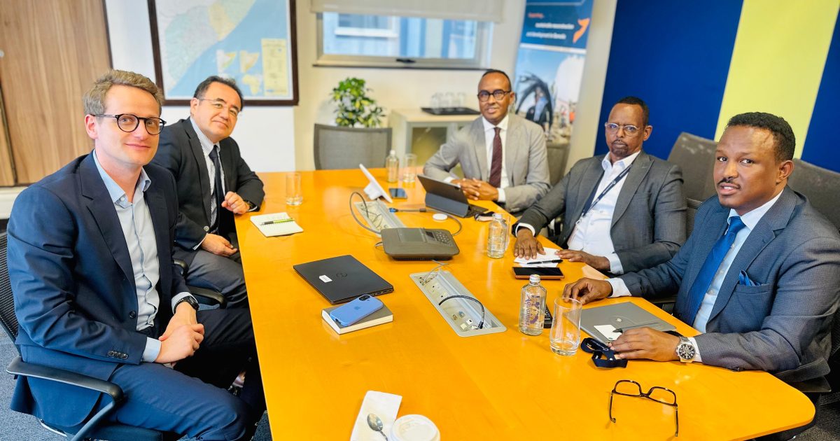 Guddoomiyaha SoDMA oo kulan mira-dhal ah la qaatay Madaxa Bankiga Adduunka ee Soomaaliya