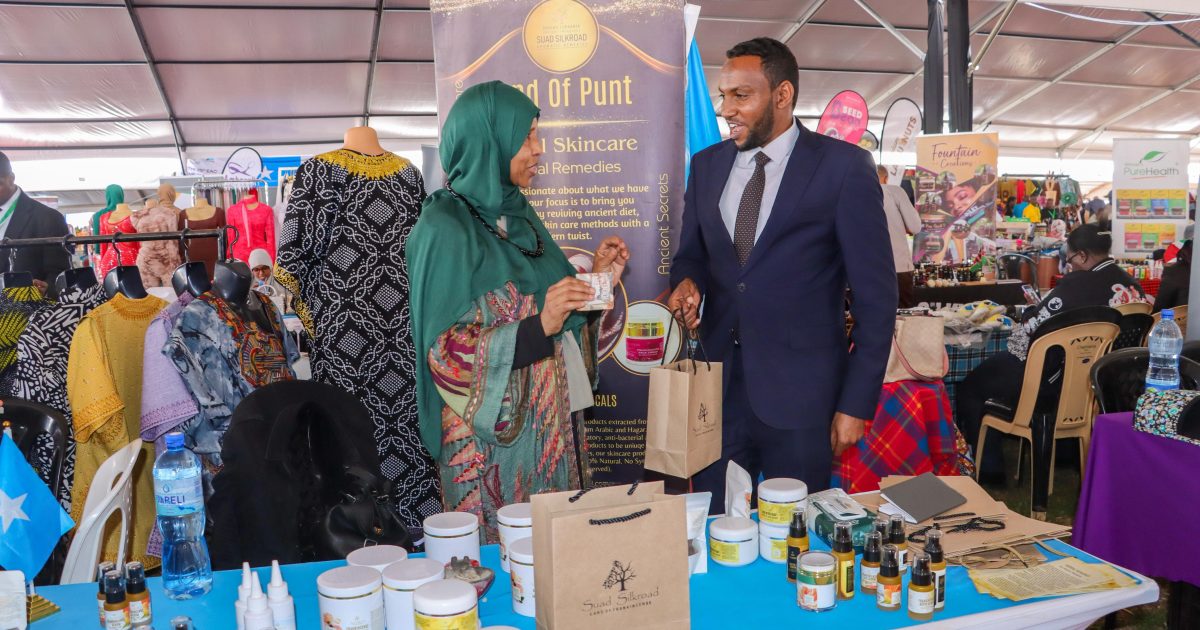 Safaaradda Soomaaliya ee dalka Kenya oo dhiirigelisay ganasatada ka qeybgashay Bandhigga 25aad ee EAC