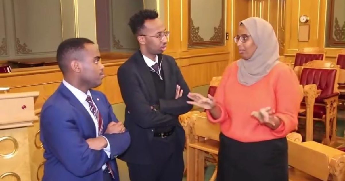 Xildhibaan Fowsi Warsame oo si KMG ah ugu biiray Baarlamaanka Norway.