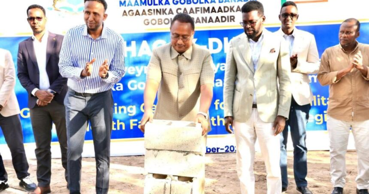 Duqa Muqdisho oo dhagax dhigay dib u dayactirka iyo dhismaha xarumo caafimaad oo ku yaalla caasimadda