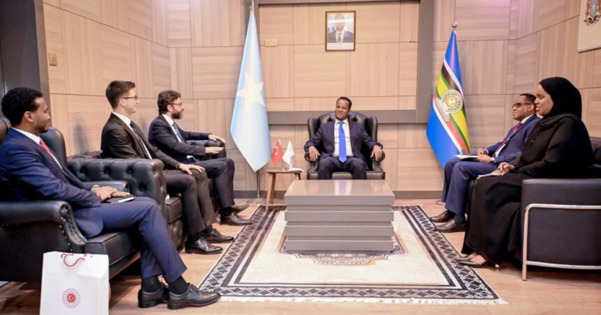 Soomaaliya iyo Turkiga oo ka wada hadlay horumarinta xiriirka labada dal