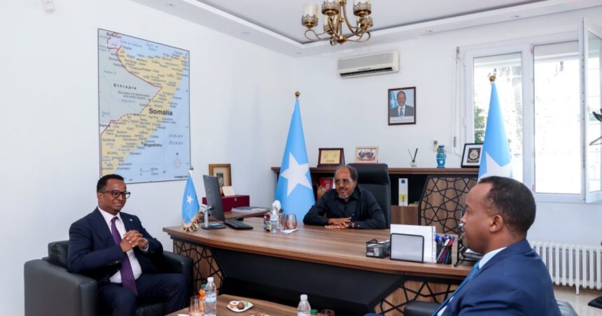 Madaxweynaha JFS oo kulan muhiim ah la qaatay maamulka  Safaaradda Soomaaliya ee Aljeria