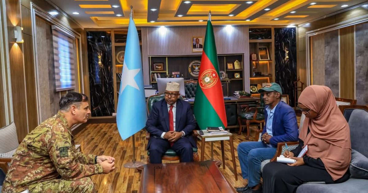 Wasiirka Gaashaandhigga XFS oo qaabilay u-qaabilsanaha milatariga ee Safaaradda Talyaaniga