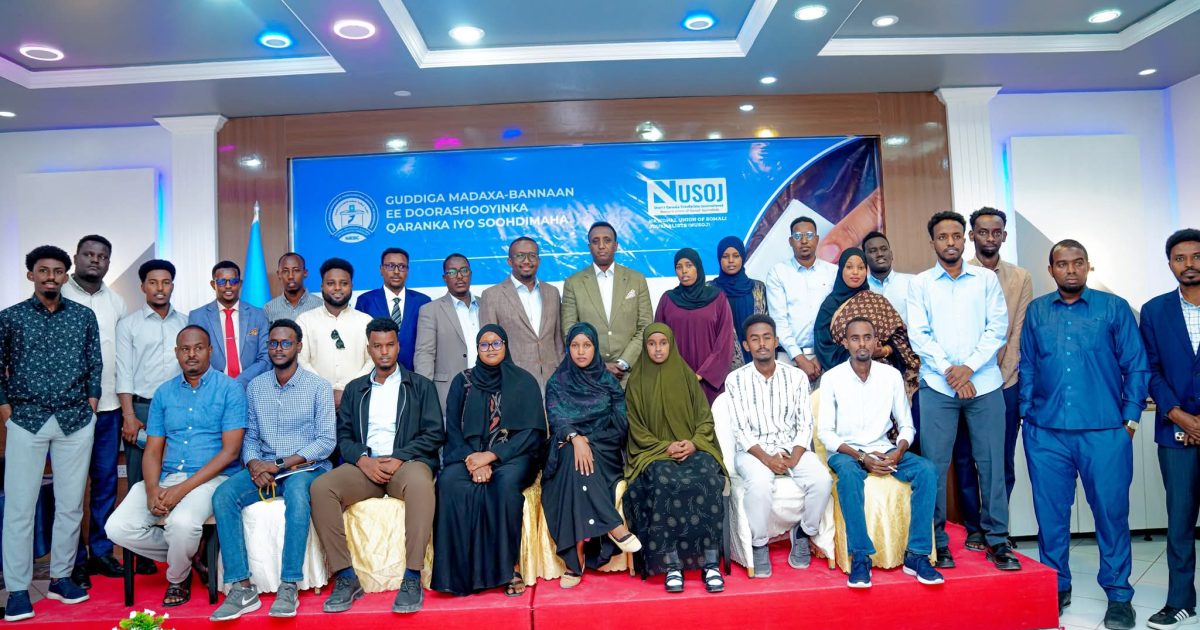 Guddiga Doorashooyinka Qaranka oo Tababar u furay Saxafiyiinta Ka Shaqeyn Doona Habdhaqanka Warbaahinta Xiliga Doorashada