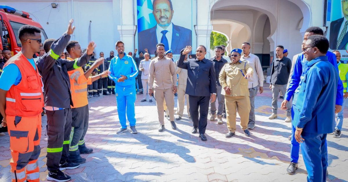 Guddoomiyaha Gobolka Banaadir oo ku dhawaaqay heegan buuxa oo la geliyay Gaadiidka Gurmadka Degdegga ah.
