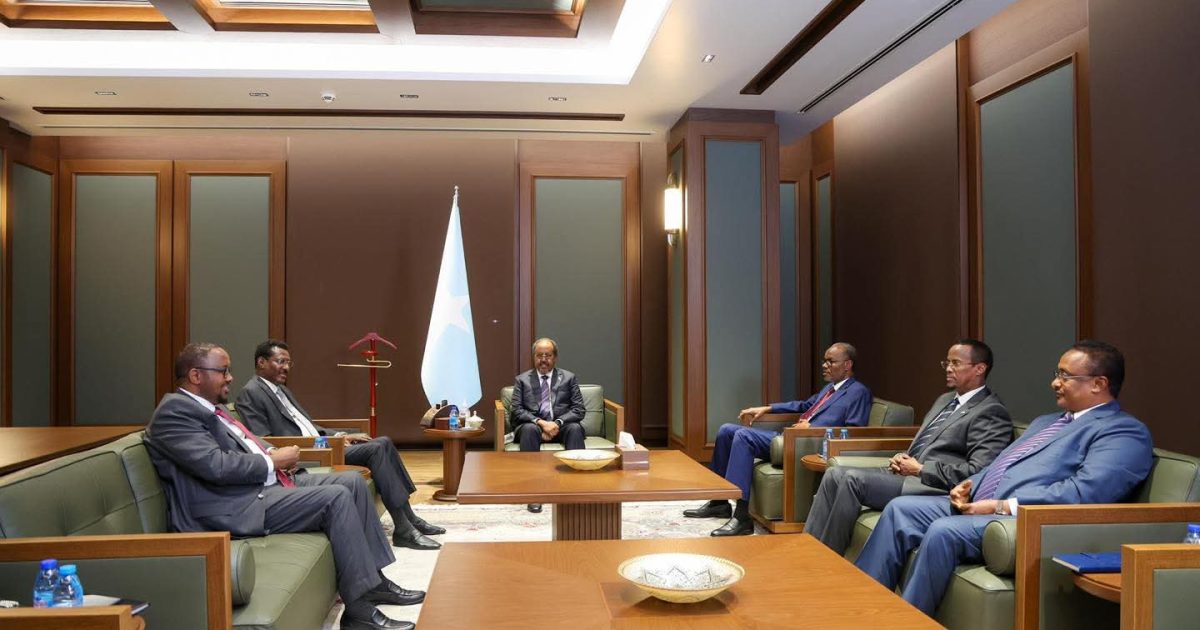 Madaxweyne Xasan Sheekh oo kulan wadatashi la yeeshay Madaxda dowlad Gobolleedyada iyo Gobalka Benaadir