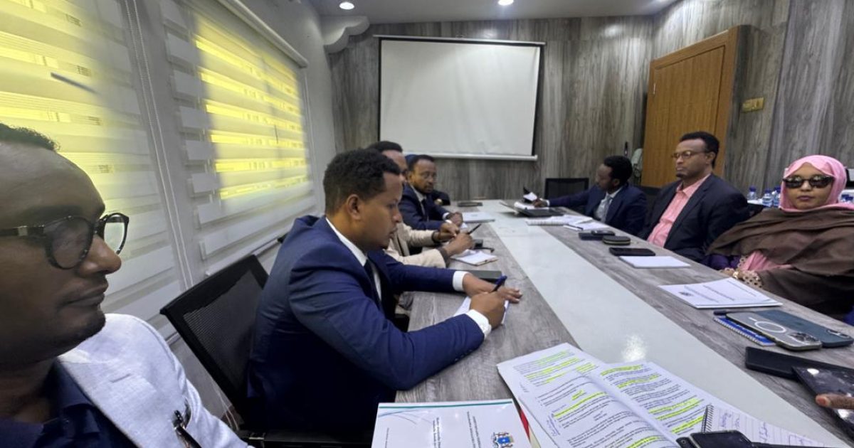 Guddiga Kheyraadka BJFS oo kulan la qaatay Madaxda Wasaaradda Deegaanka XFS