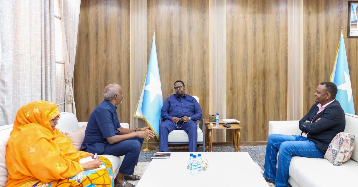 Ra’iisul Wasaare Kuxigeenka Dalka Oo Kulan La Yeeshay Hoggaanka Bulshada Rayidka