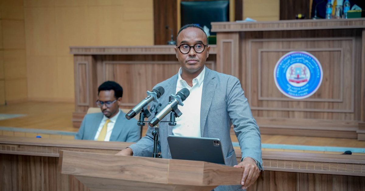 Guddoomiyaha SoDMA oo Golaha Aqalka Sare BJFS uga warbixiyay xaaladaha abaaraha dalkeenna