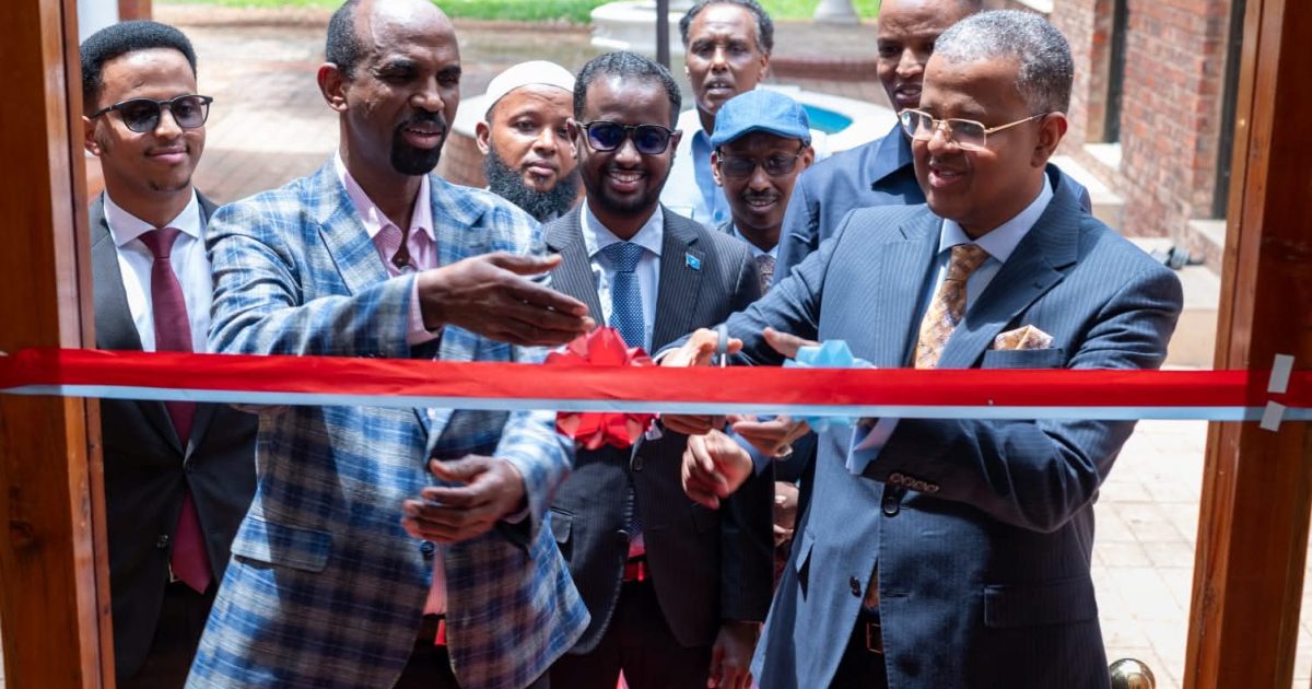 Xarunta Safarada Soomaaliya ee dalka Koonfur Afrika oo laga hirgaliyay xafiiska kaarka hay’adda NIRA