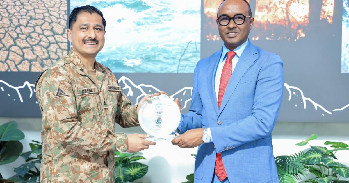 Guddoomiyaha SoDMA oo booqday xarunta Hay’adda Qaran ee Maareynta Masiibooyinka Bakistaan