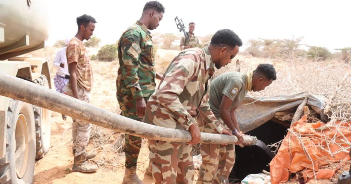 Geesiyaasha Ciidanka XDS oo biyo dhaamin u sameeyay qoysas biyo la’aan saameysay