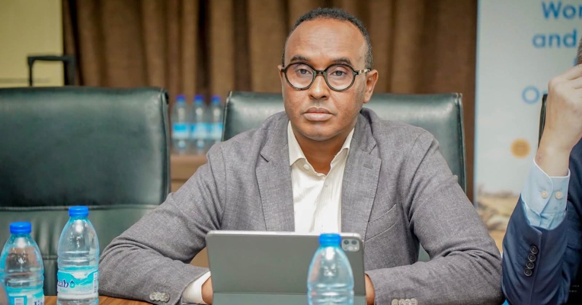 Guddoomiyaha Hay’adda SoDMA oo Muqdisho ka furay shirka wadatashiga Qaran ee abaaraha.