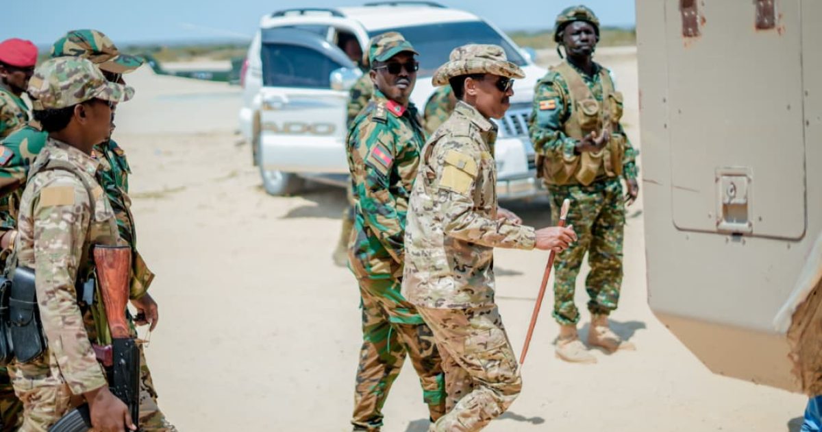 Taliyaha Ciidanka xoogga dalka oo kormeeray deegaanka Gandershe