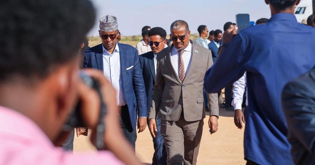 Wafdi uu Hoggaaminayo Guddoomiye Ku-xigeenka Labaad ee Aqalka Sare oo gaaray Laascaanood