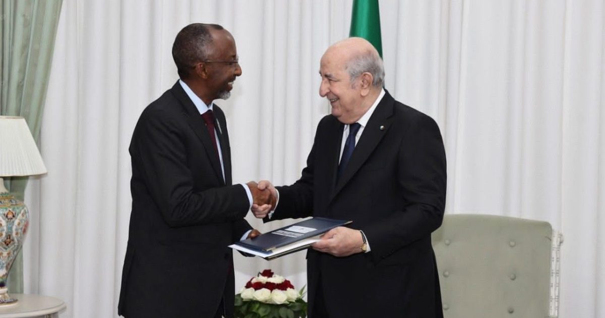 Madaxweynaha Algeria oo la gaarsiiyay dhambaal ka socotay Madaxweynaha JFS