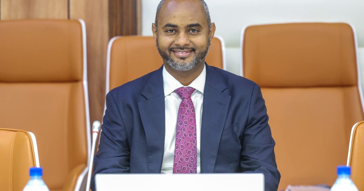 Wasiirka Dekedaha XFS oo uga mahadceliyay Golaha Wasiirrada ansixinta Is-afgaradka Dekadaha Badweynta Hindiya.