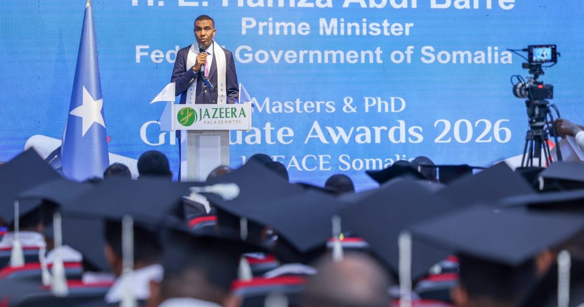 Ra’iisul Wasaare Xamse oo ka qayb galay munaasabad ay ku qalin-jabinayeen aqoonyahanno heerarka sare ee waxbarashada