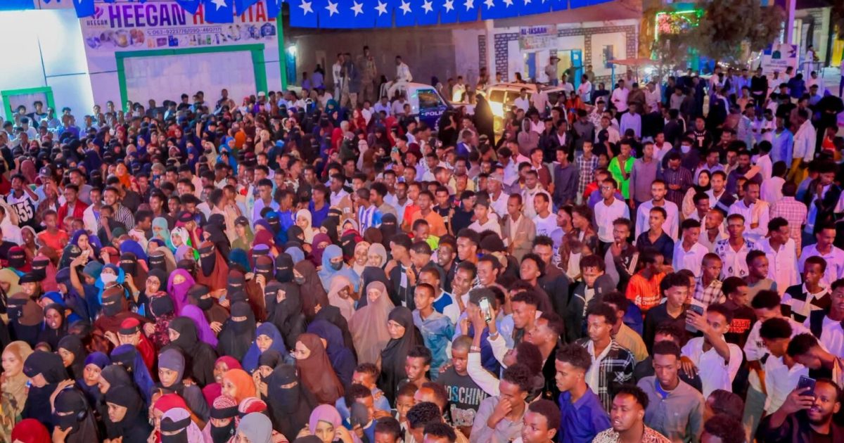 Bannaan bax lagu taageerayo midnimada Soomaaliya oo xalay gil-gilay magaalada Laascaanood