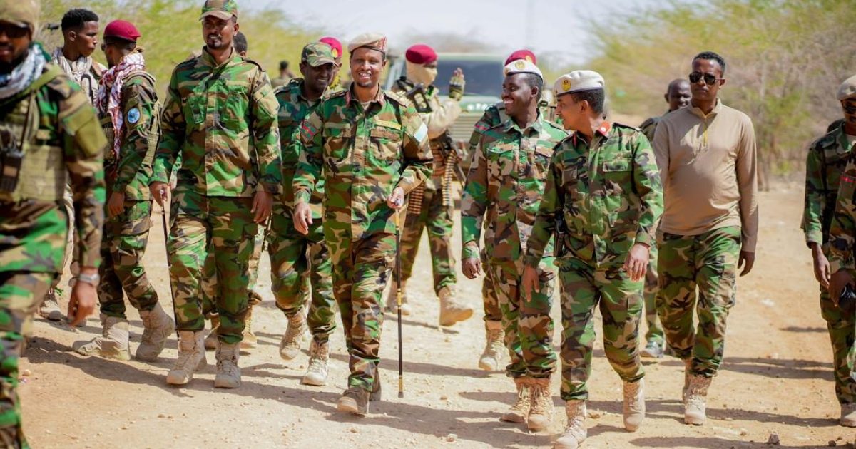 Taliyaha Ciidanka Dhulka oo booqasho dhiirrigelin ah ku tagay fariisimaha hore ee gobolka Hiiraan