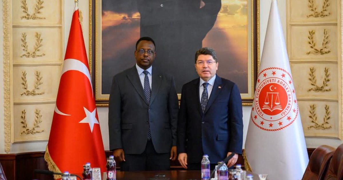 Wasiirka Cadaaladda XFS oo kulan mira-dhal ah la qaatay dhiggiisa Dalka Turkiga