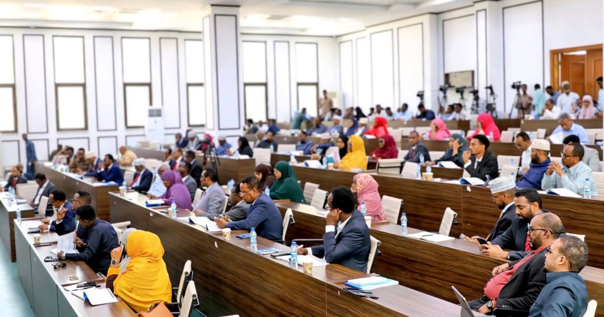 Mudanayaasha Labada Aqal oo soo gabagabeeyay doodda Cutubka 5-aad ee Dastuurka KMG ah