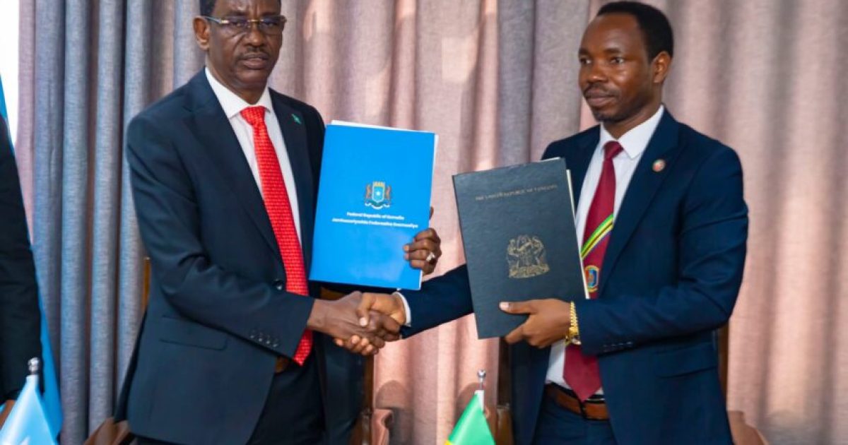 Soomaaliya iyo Tanzania oo kala saxiixday Heshiis Is-Afgarad oo ku Saabsan Arrimaha Socdaalka Labada Dal