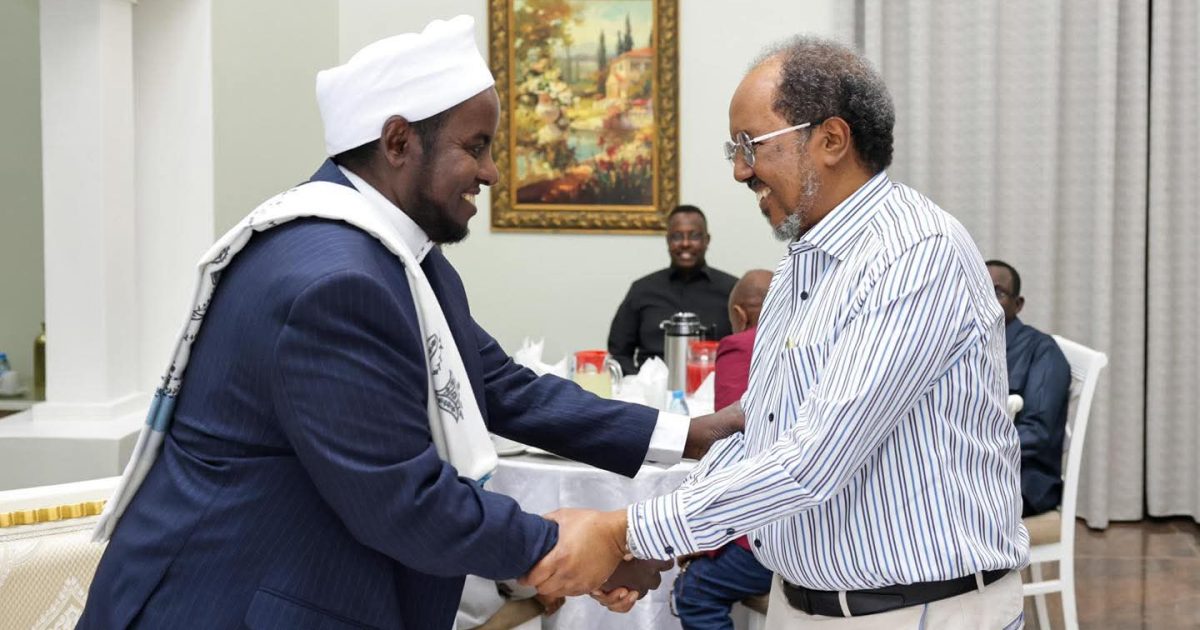 Madaxweyne Xasan Sheekh oo kulan la qaatay Madaxda Ururrada Siyaasadda Dalka