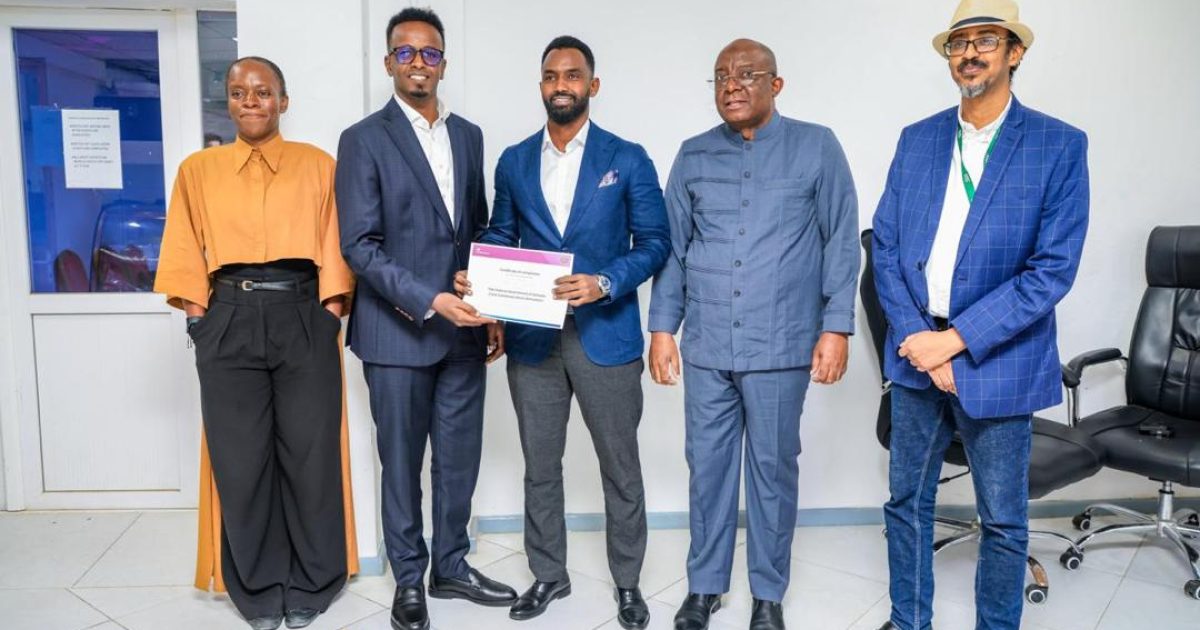 Wasiirka Warfaafinta oo soo xiray aqoon is-weydaarsiga xiriirka Hay’adaha dowladda