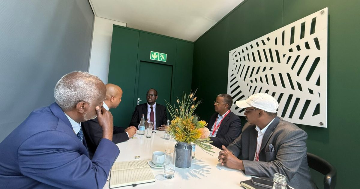 Wasiirka Batroolka XFS oo Cape Town kulan la qaatay maalgashadayaal caalami ah