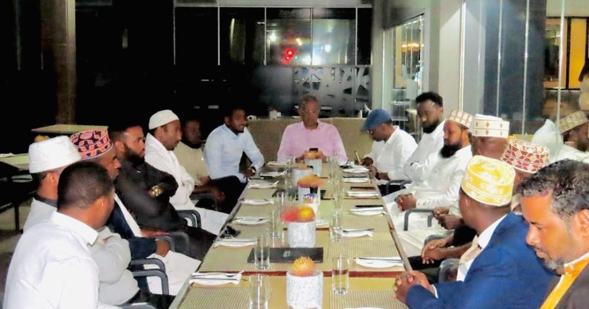 Safiirka JFS ee dalka Koonfur Africa oo kulan la qaatay Culimada iyo Waxgaradka Soomaaliyeed ee dalkaas