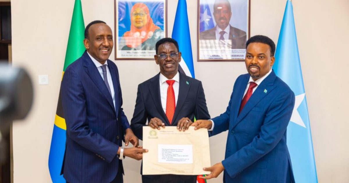 Soomaaliya oo loo ogolaaday inay bixiso Baasaboorka Bulshada Bariga Afrika