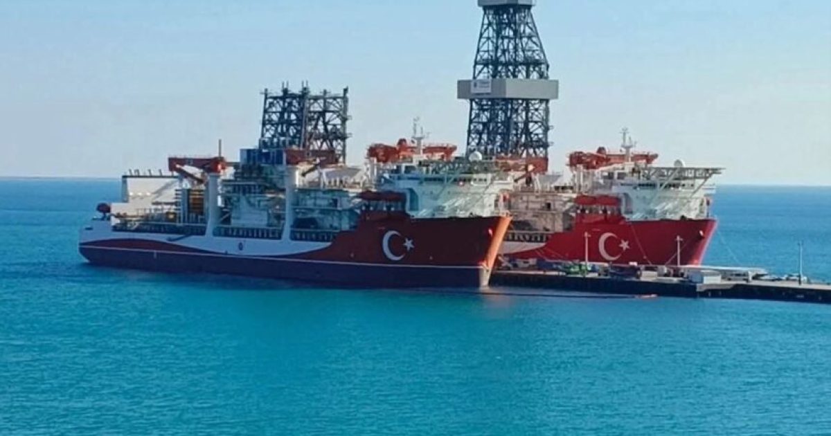 Markabkii qodista Ceelka Shidaalka Curadka oo ka soo shiracday Turkiye.