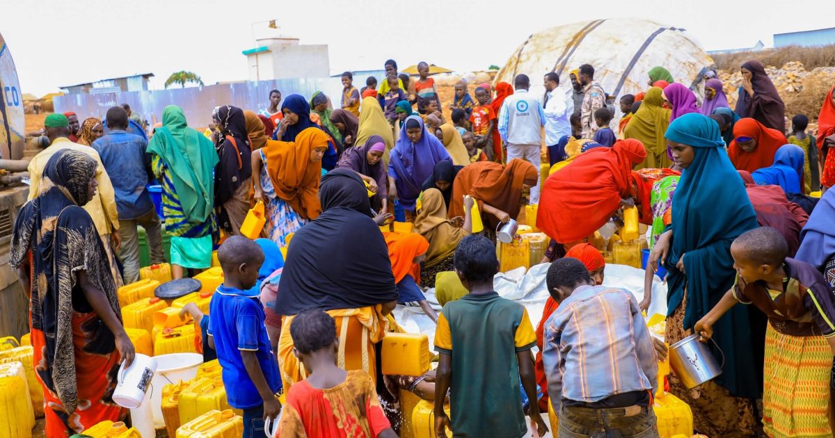 Hay’adda SoDMA oo Maalintii 3-aad Gurmad Biyo Dhaamin ah ka waddo Baydhabo