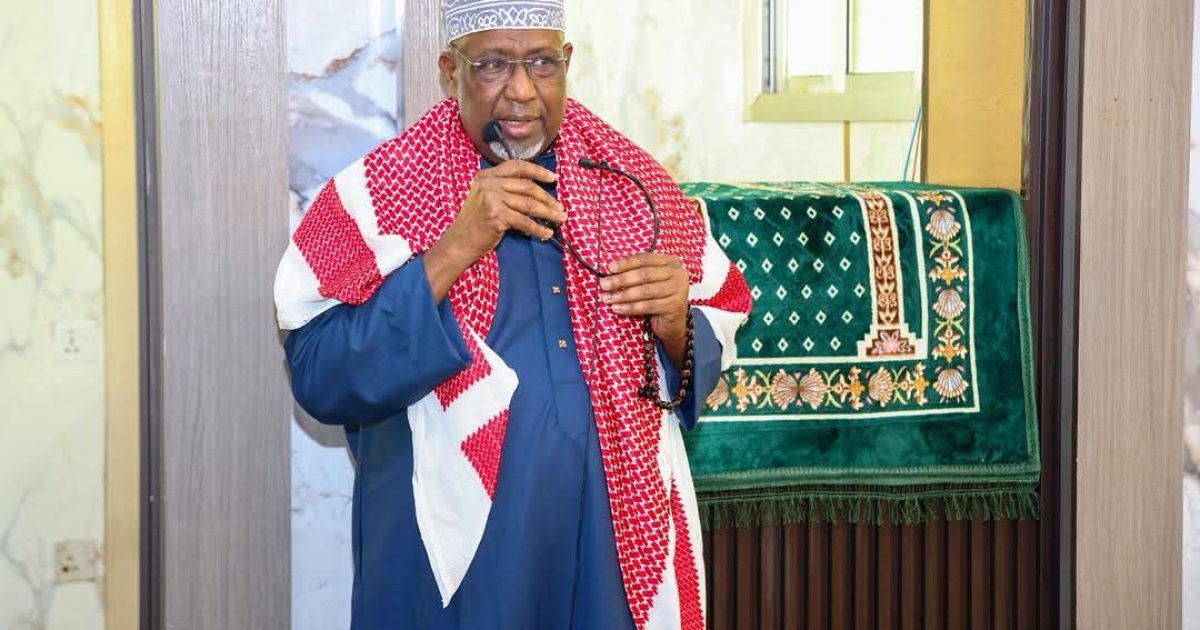 Guddoomiyaha G/Shacabka BJFS oo salaadda Ciid Fidriga ku tukaday Masaajidka Villa Hargeysa