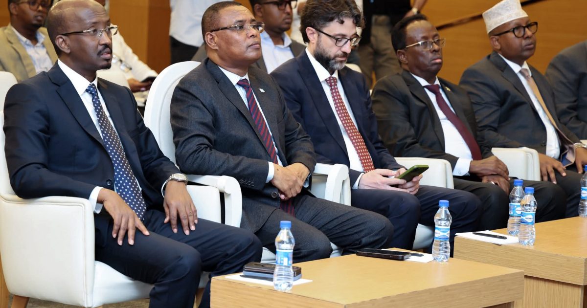 Heshiiska iskaashiga difaaca iyo dhaqaalaha ee u dhexeeya Soomaaliya iyo Turkiga oo la saxiixay