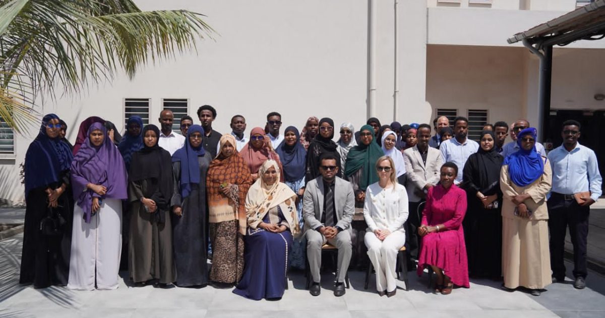 Shaqaalaha Khadka caawinaada ee Ilaalinta Carruurta 116 oo tababar loo qabtay