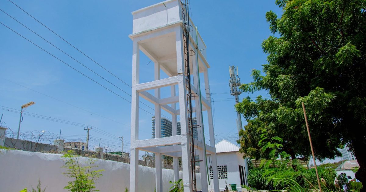 Wasiirka Tamarta iyo Khayraadka Biyaha XFS oo kormeeray dhismaha ceel-biyood ay yeelanayso Wasaaraddu