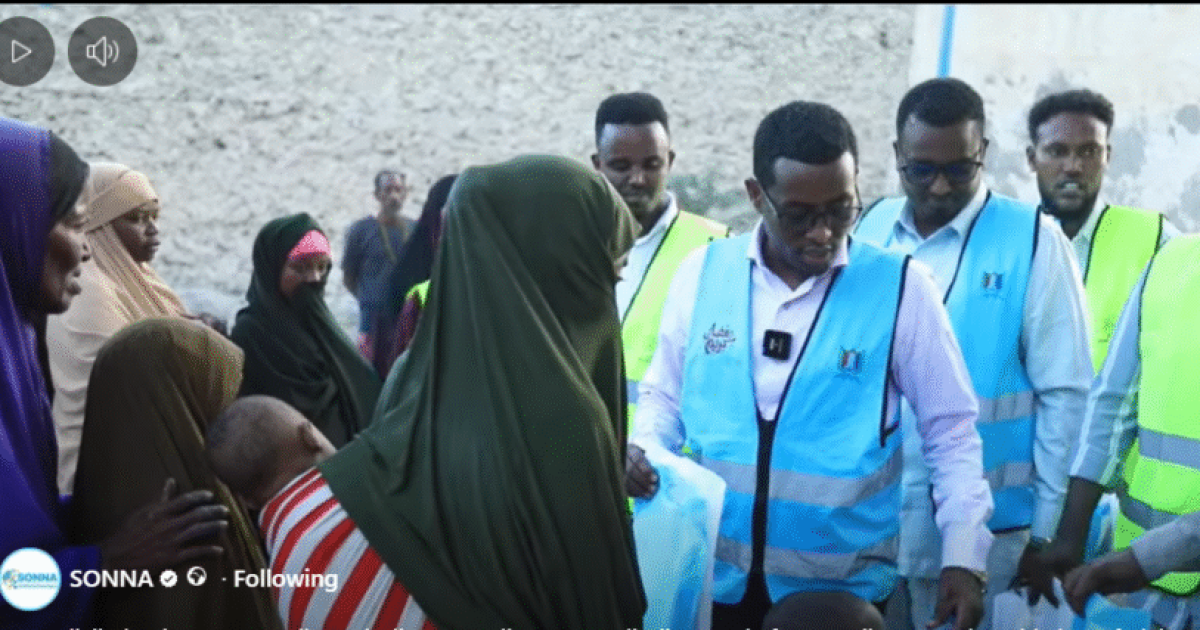 Gobolka Banaadir oo isu xilqaamay afurinta dadka barakacayaasha ah ee Muqdisho