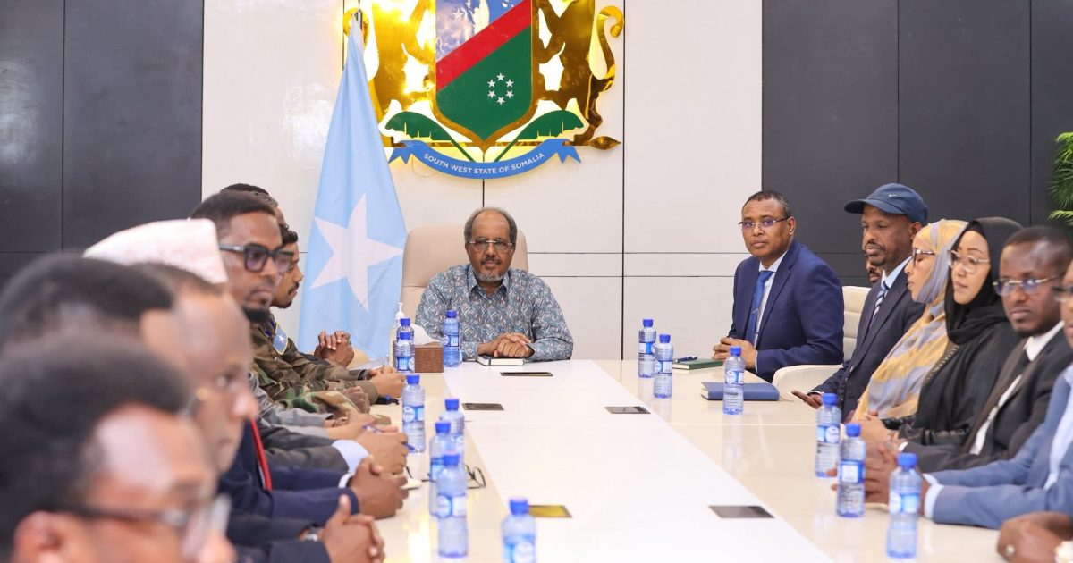 Madaxweynaha JFS oo guddoomiyay shir ay yeesheen Golaha Wasiirrada KGS iyo Taliyeyaasha ciidaada qalabka sida