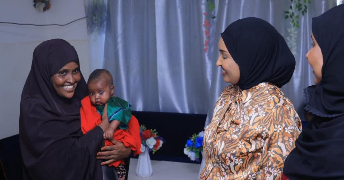 Wasiirka Wasaaradda Qoyska XFS  oo kormeertay xarunta Tuullada Carruurta SOS