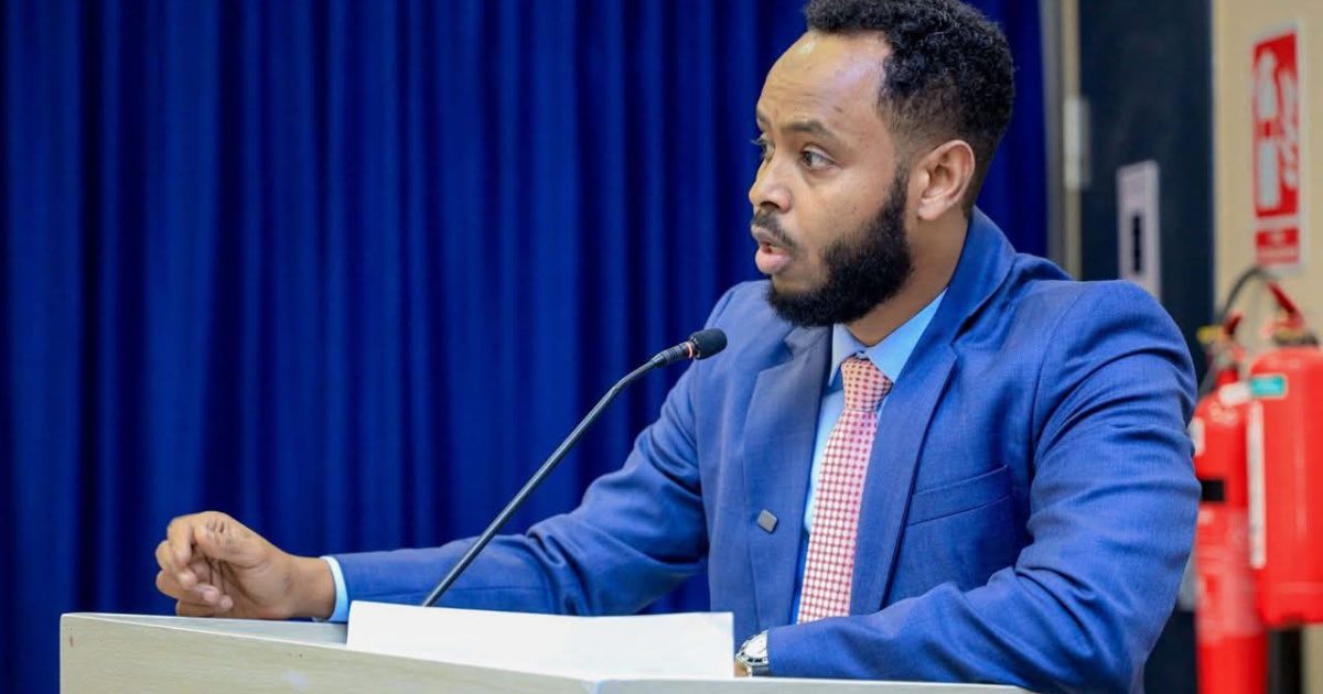 Agaasimaha Guud ee Wasaaradda Arrimaha Gudaha oo ka qeybgalay kulanka Nabad dhisidda