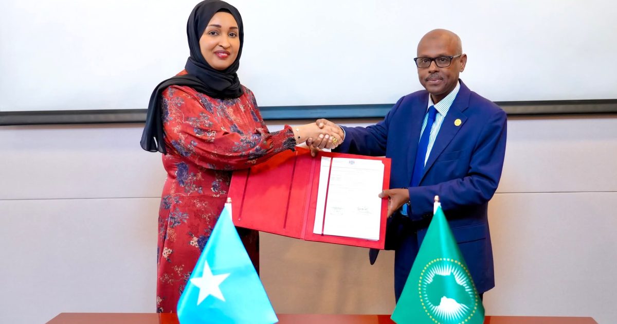 Wasiirka Wasaaradda Qoyska oo si rasmi ah u gudbisay Axdiga Afrika ee Xuquuqda iyo Daryeelka Carruurta