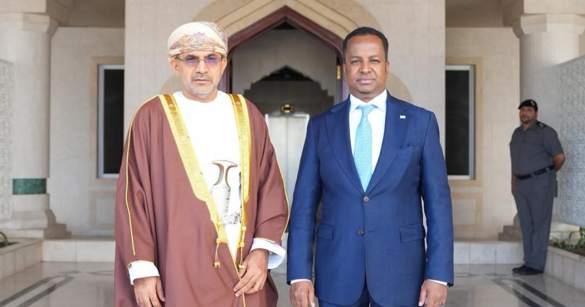 Wasiirka Arrimaha Dibadda XFS oo kulan la qaatay Guddoomiyaha Hay’adda Maalgashiga Cumaan